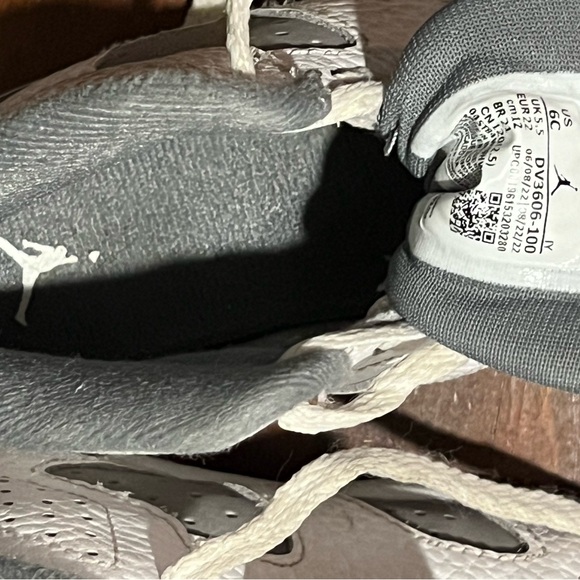 Used toddler Jordan’s -size 6 - Picture 13 of 14
